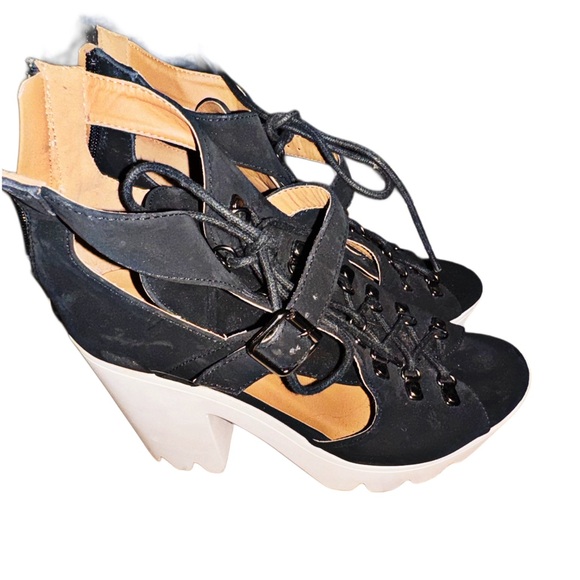 Qupid Black Lace Up Lug Sole Platform Peep toe Heels - Picture 4 of 10